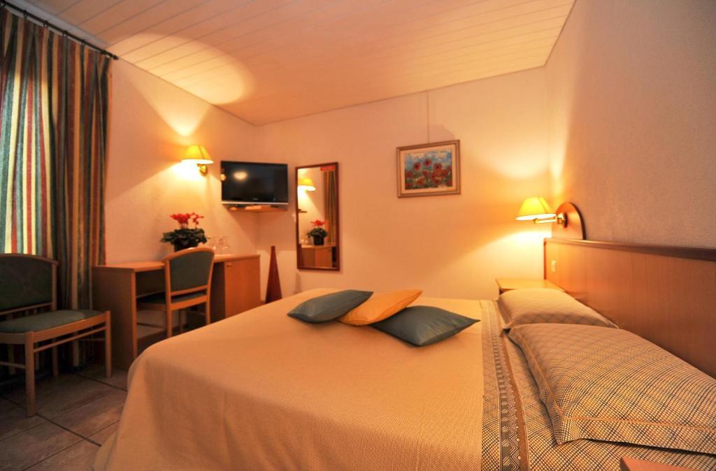 Hotel Ristorante Grotto Serta Lamone Экстерьер фото