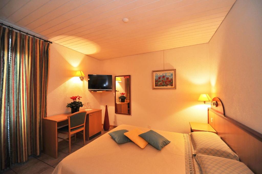 Hotel Ristorante Grotto Serta Lamone Экстерьер фото