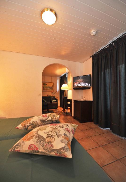 Hotel Ristorante Grotto Serta Lamone Экстерьер фото